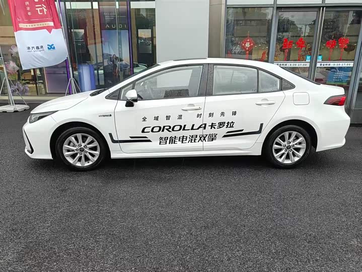 Фото 9 - Toyota Corolla