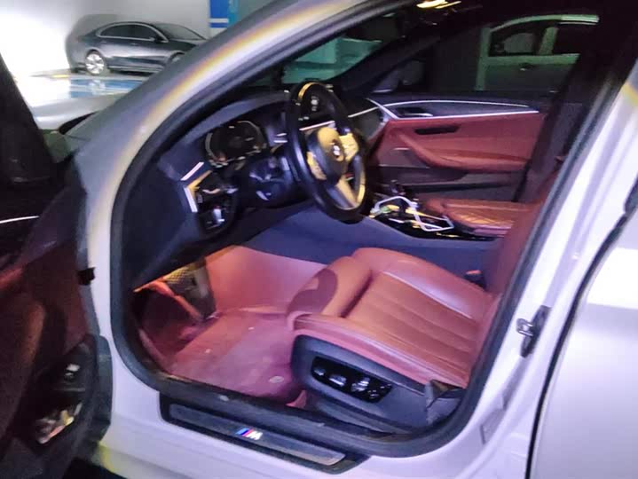 Фото 9 - BMW 5 Series