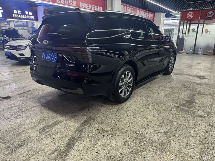 Фото 8 - Ford Edge