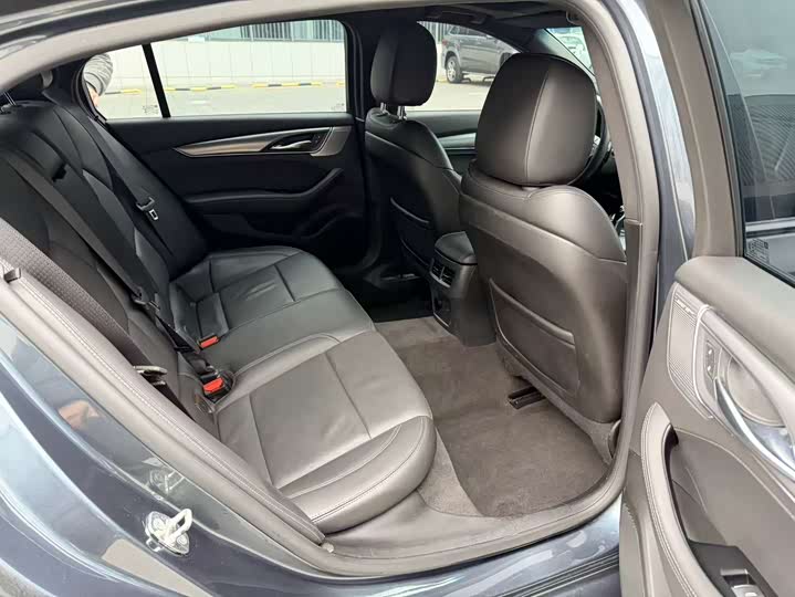 Фото 8 - Cadillac CT5