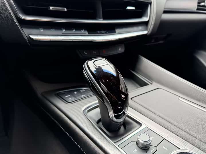 Фото 9 - Cadillac CT5