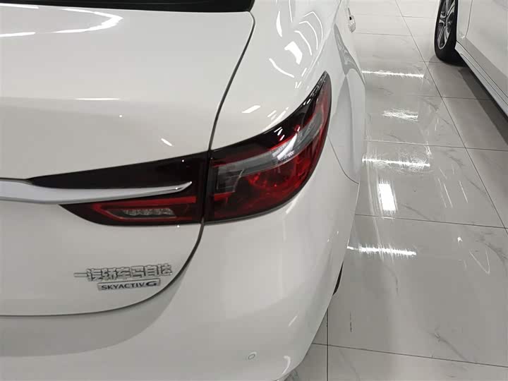 Фото 8 - Mazda Atenza