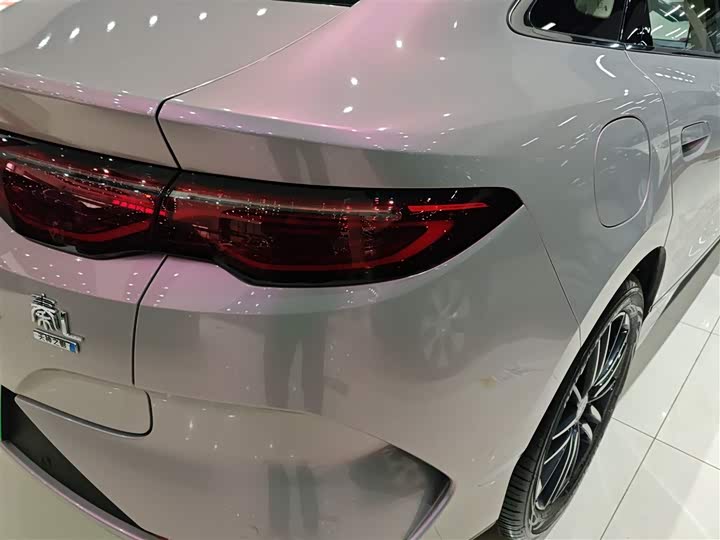 Фото 8 - BYD Qin L