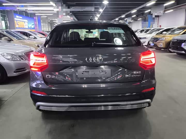 Фото 6 - Audi Q2L e-tron