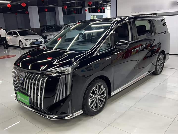 Фото 2 - GAC Trumpchi M8