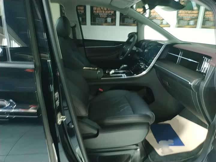 Фото 4 - GAC Trumpchi M8