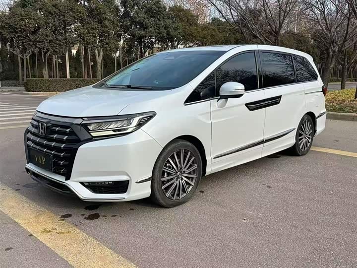 Фото 2 - Honda Elysion