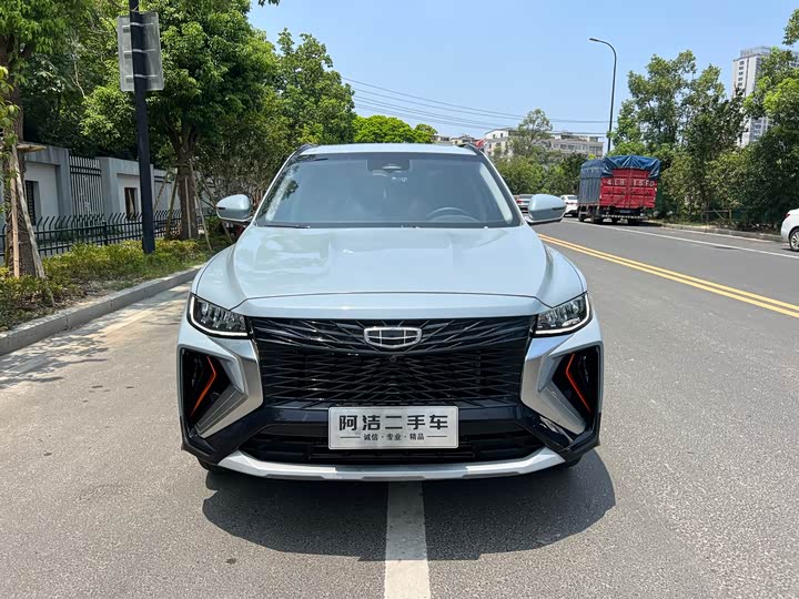 Фото 2 - Geely Atlas