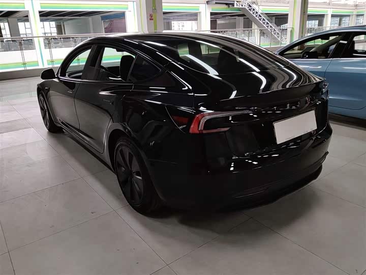 Фото 5 - Tesla Model 3