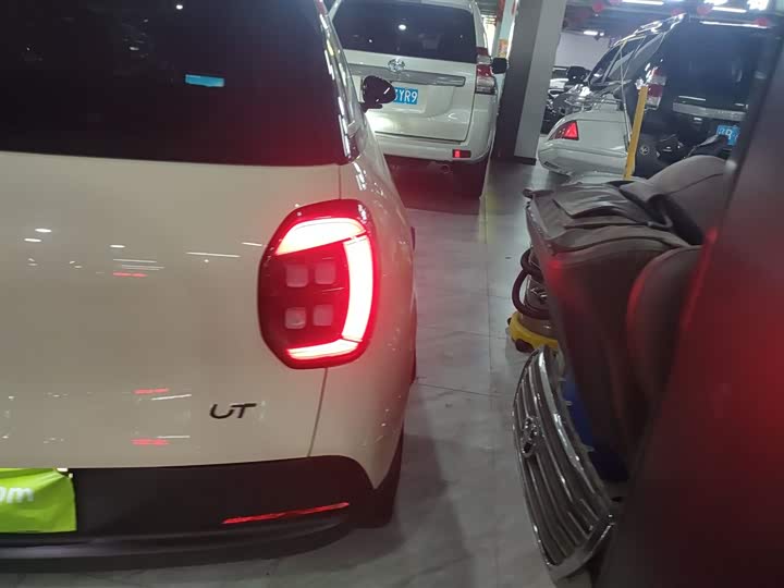 Фото 8 - GAC Aion UT