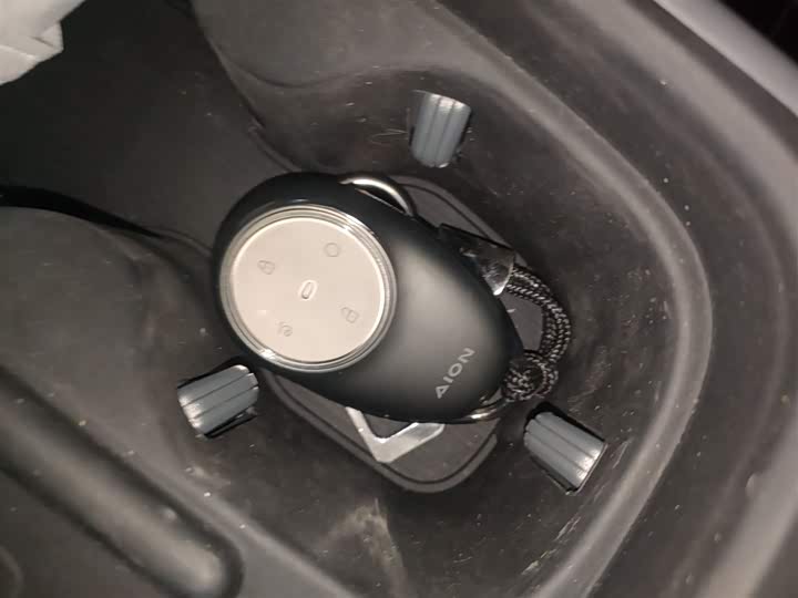 Фото 9 - GAC Aion UT