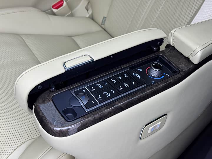 Фото 6 - Toyota Alphard