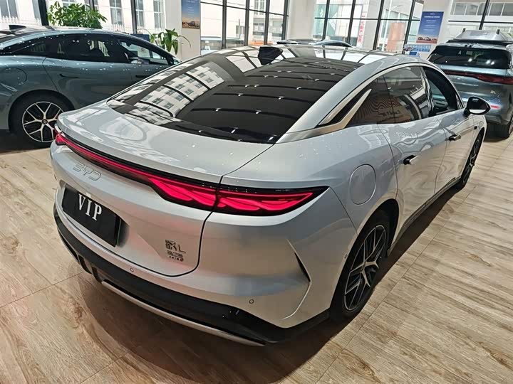 Фото 7 - BYD Han L