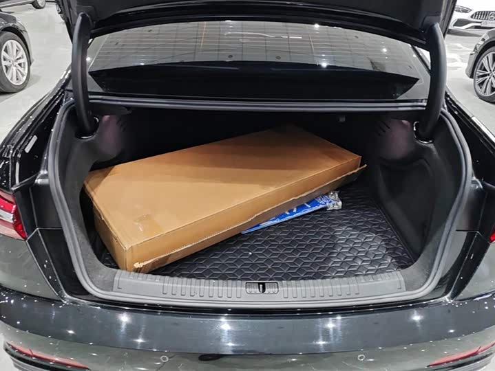 Фото 4 - Audi A6L