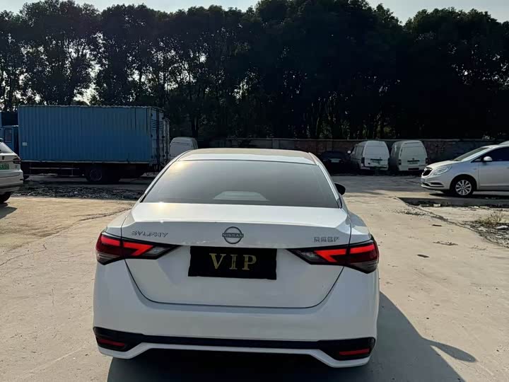 Фото 8 - Nissan Sylphy