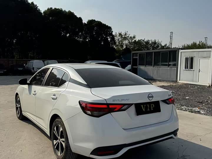 Фото 9 - Nissan Sylphy