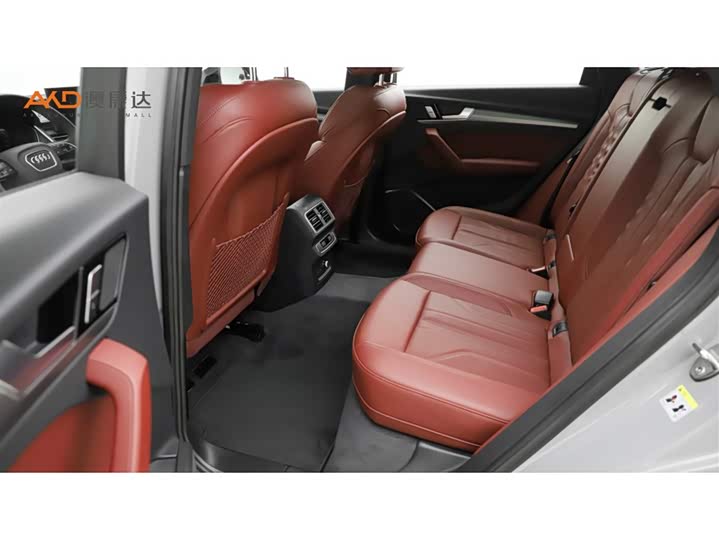 Фото 7 - Audi Q5L