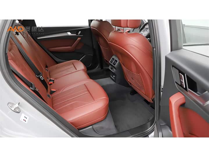 Фото 8 - Audi Q5L