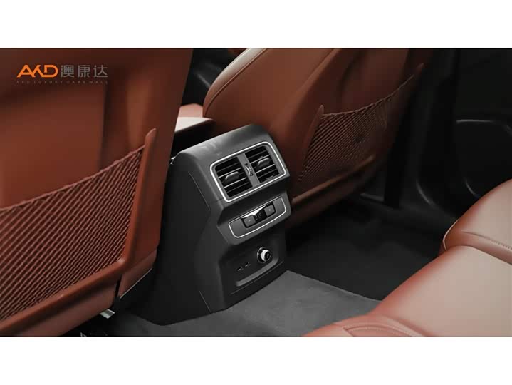 Фото 9 - Audi Q5L