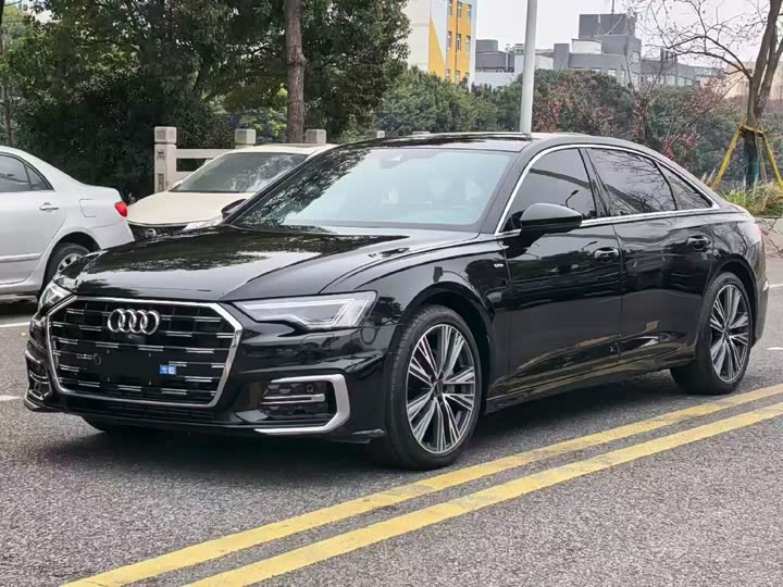 Фото 1 - Audi A6L