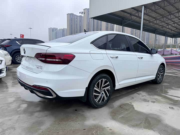 Фото 5 - Volkswagen Lavida