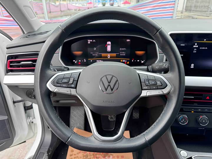 Фото 7 - Volkswagen Lavida