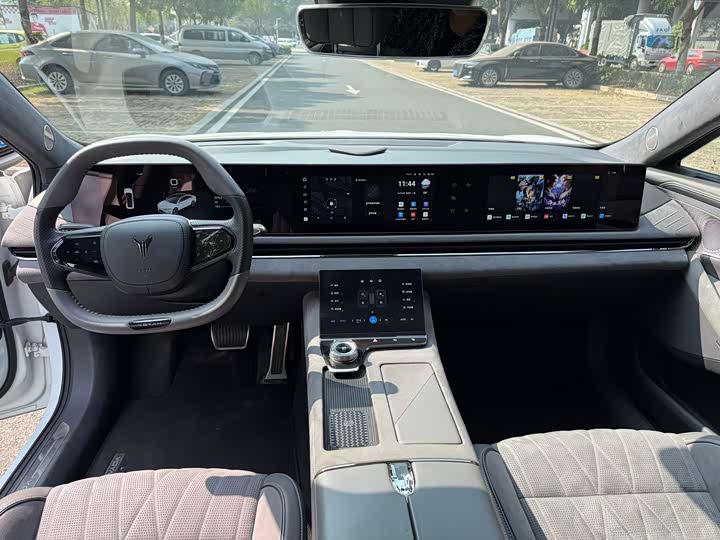 Фото 4 - Voyah Passion