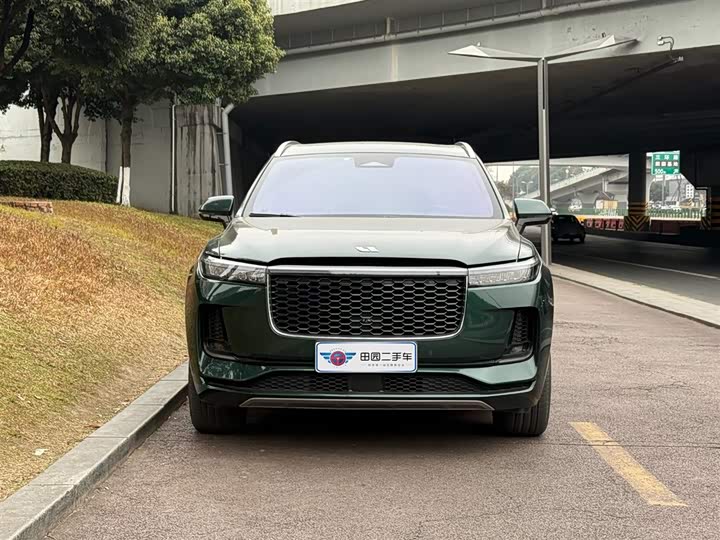 Фото 2 - LiXiang One