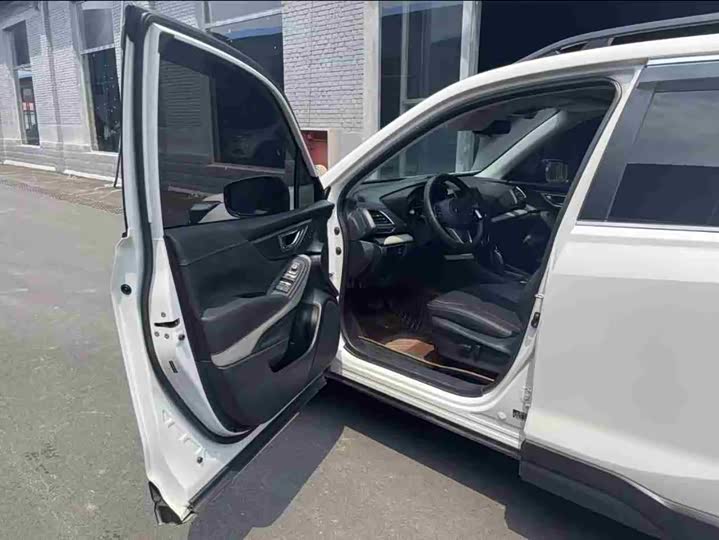 Фото 4 - Subaru Forester