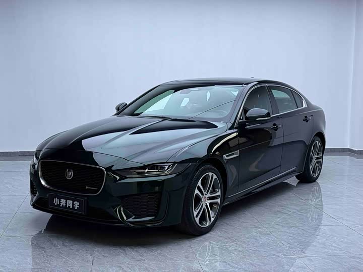 Фото 1 - Jaguar XE L