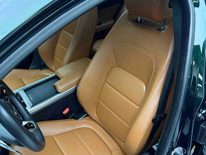 Фото 6 - Jaguar XE L