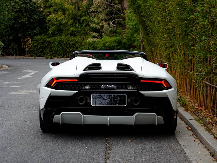 Фото 6 - Lamborghini Huracán