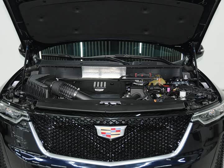 Фото 6 - Cadillac XT6