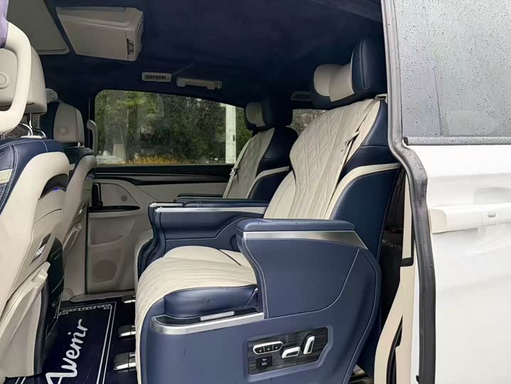 Фото 8 - Buick GL8 ES