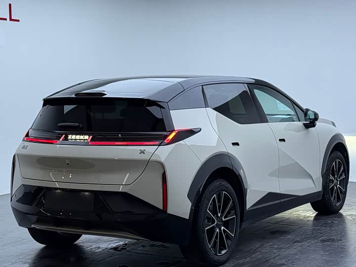Фото 6 - Zeekr X