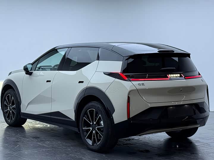 Фото 8 - Zeekr X