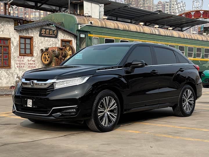 Фото 1 - Honda Avancier