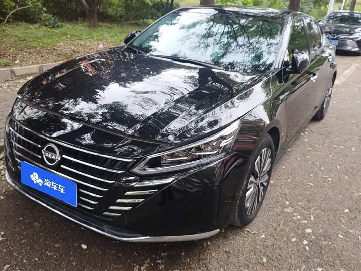 Фото 1 - Nissan Teana