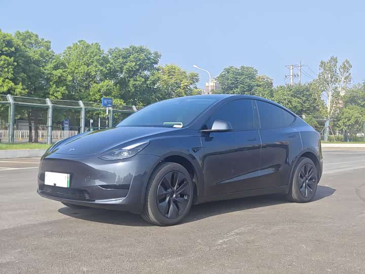 Фото 1 - Tesla Model Y