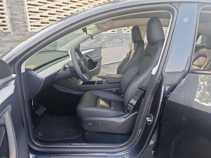 Фото 4 - Tesla Model Y