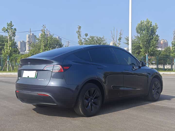 Фото 9 - Tesla Model Y
