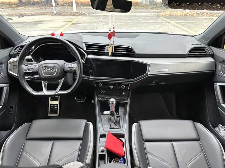 Фото 6 - Audi Q3