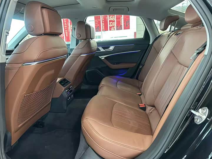 Фото 6 - Audi A6L