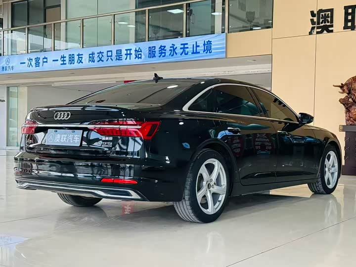 Фото 9 - Audi A6L