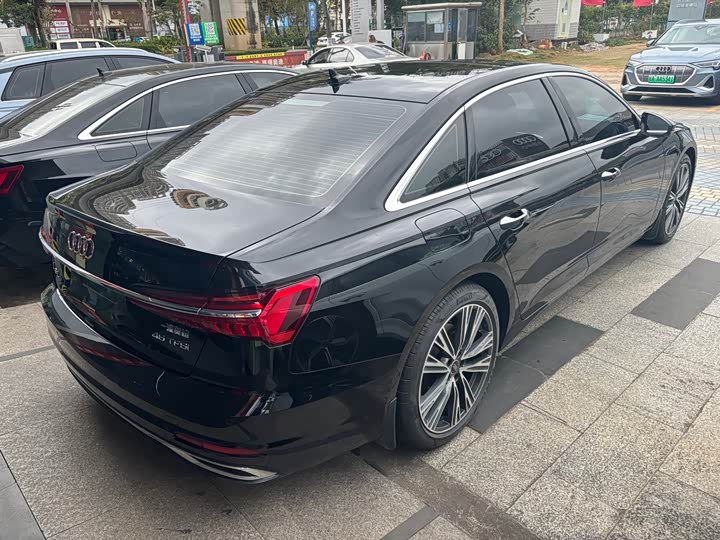 Фото 3 - Audi A6L