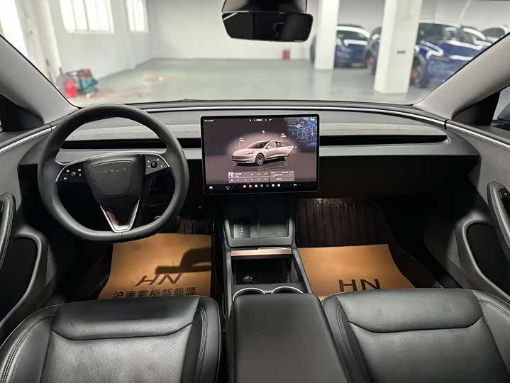 Фото 6 - Tesla Model 3