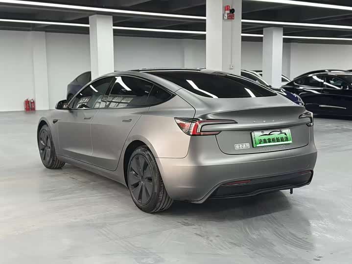 Фото 8 - Tesla Model 3