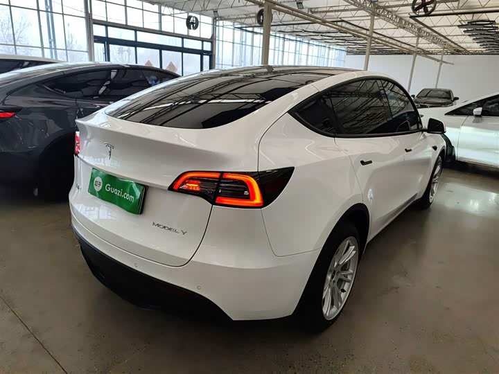 Фото 7 - Tesla Model Y