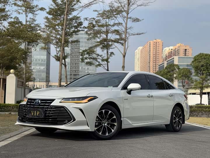 Фото 1 - Toyota Avalon