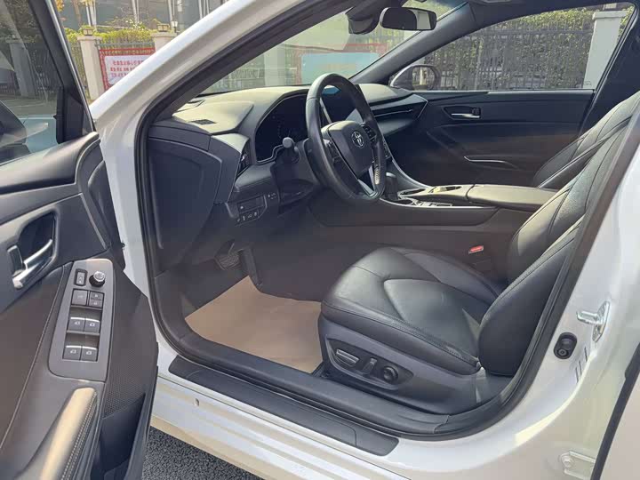 Фото 7 - Toyota Avalon